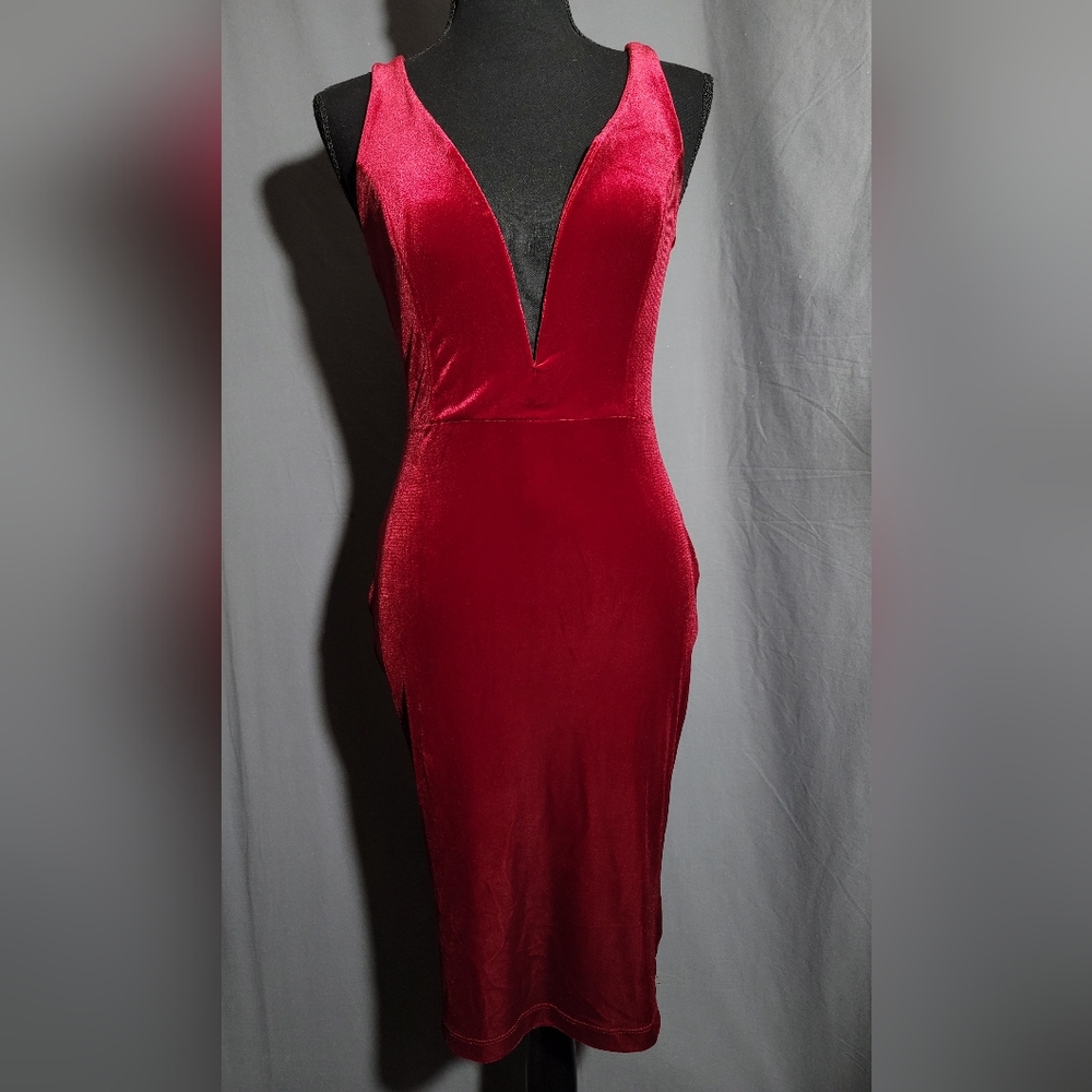 Windsor Elegant Red Velvet Backless Dress